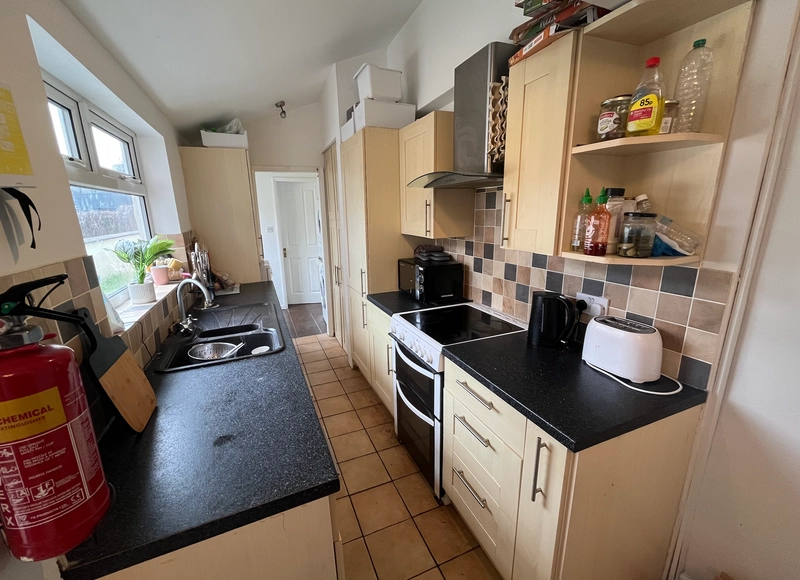 SPARE ROOMS - Sausthorpe Street, 4 Bedroom, - Thumbnail 10